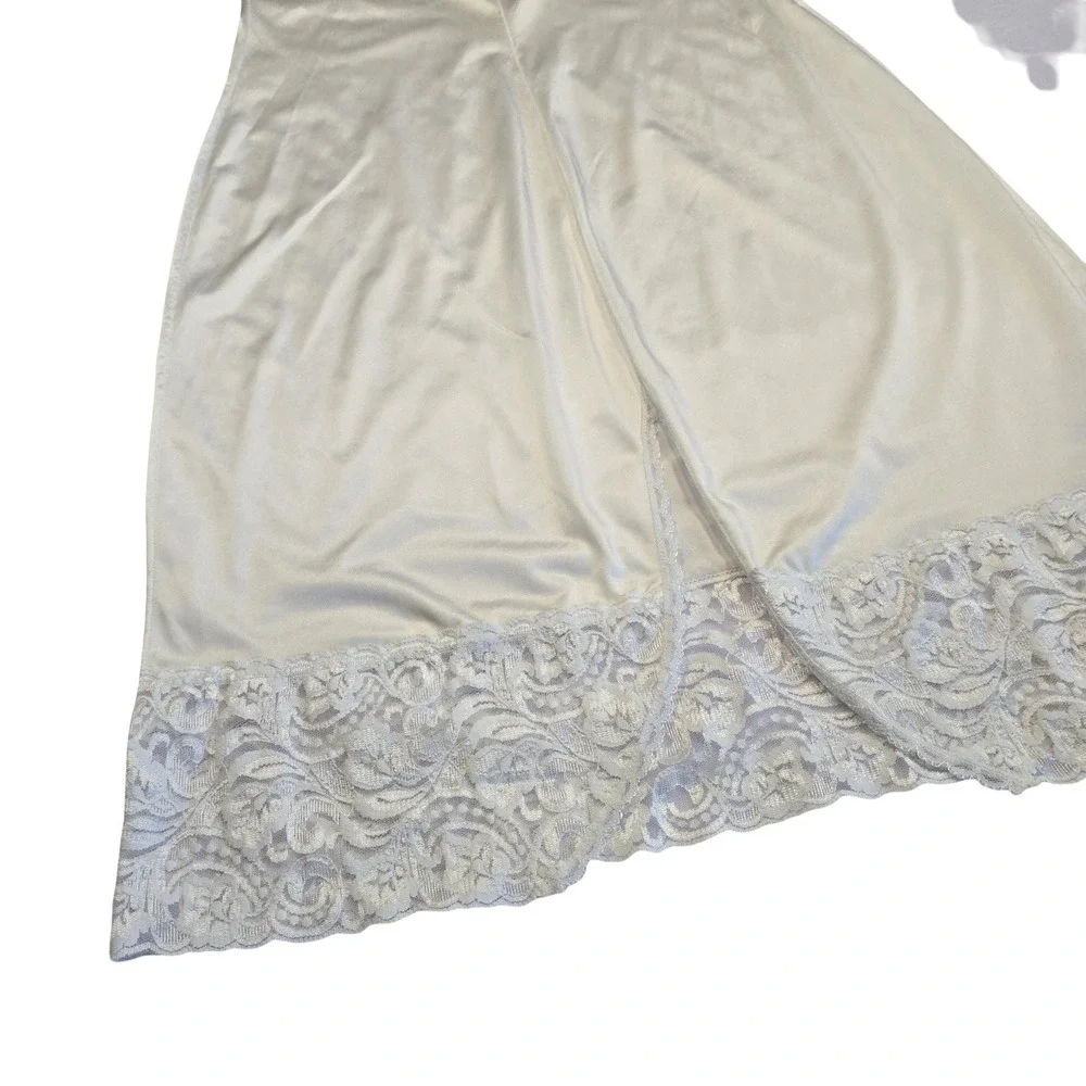VTG 70s, 80s white satin lace trim slip lingerie dress / M / Vanity Fair bridal - Picture 4 of 7